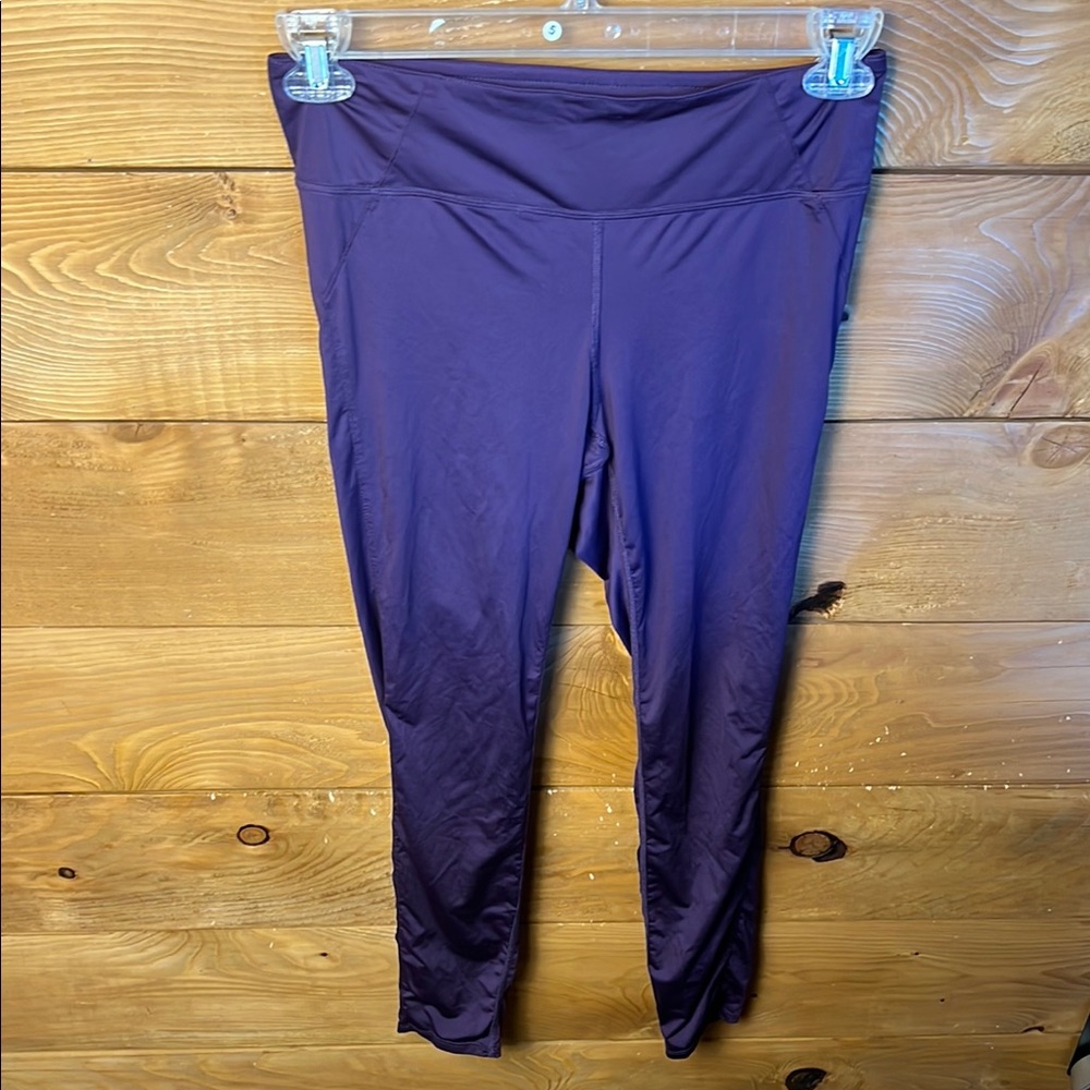 Athleta Salutation Women M 7/8 Tight Legging Purple Athleisure Yoga Rare Lounge